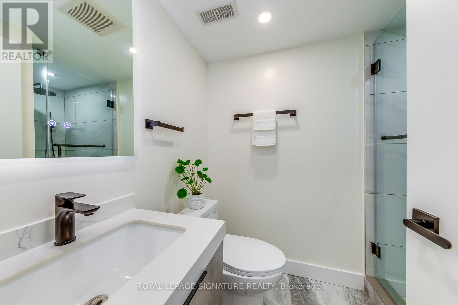 117 Holborne Avenue, Toronto, Ontario  M4C 2R3 - Photo 41 - E12553252