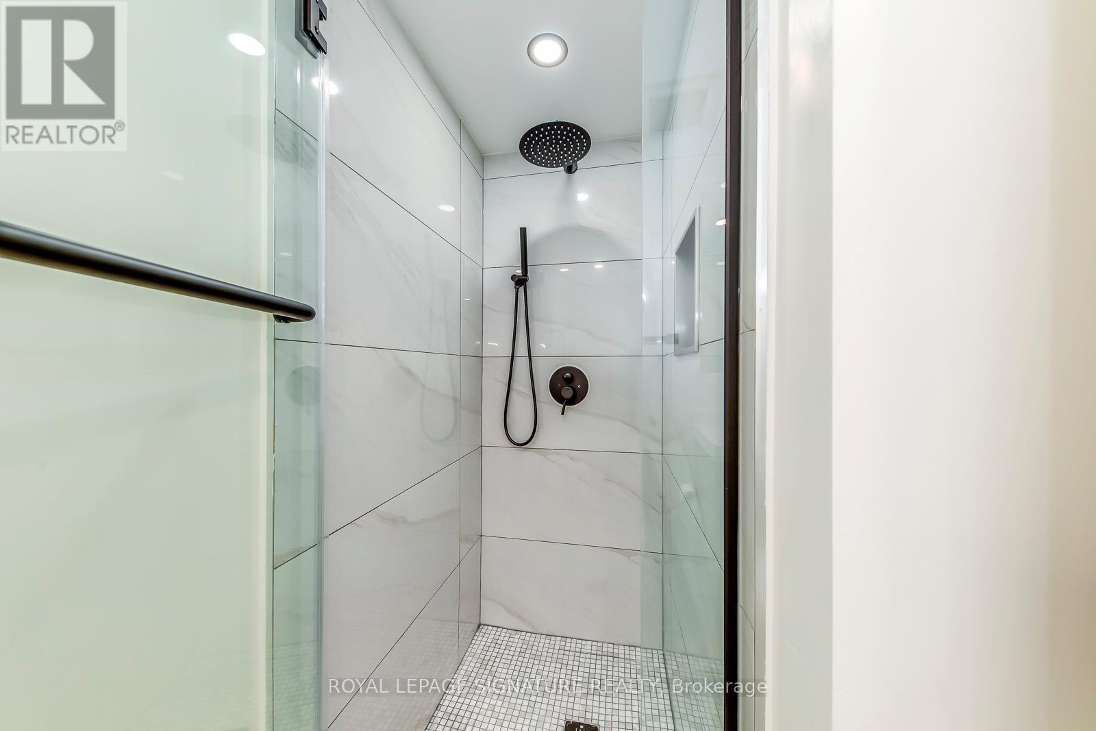 117 Holborne Avenue, Toronto, Ontario  M4C 2R3 - Photo 42 - E12553252