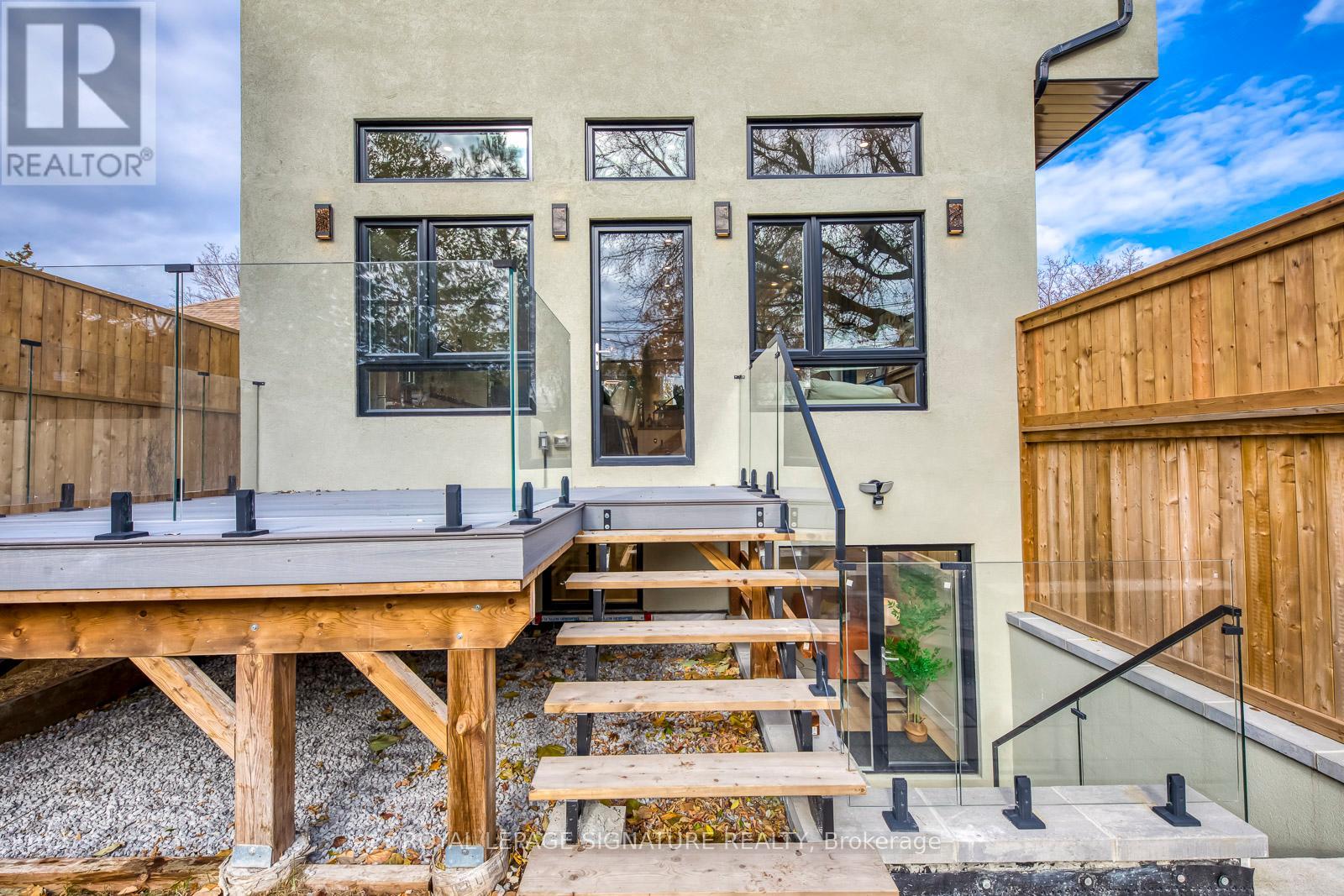 117 Holborne Avenue, Toronto, Ontario  M4C 2R3 - Photo 44 - E12553252