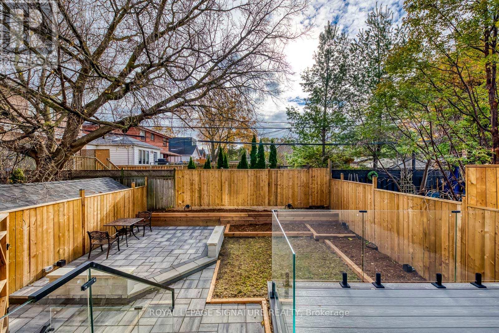 117 Holborne Avenue, Toronto, Ontario  M4C 2R3 - Photo 45 - E12553252