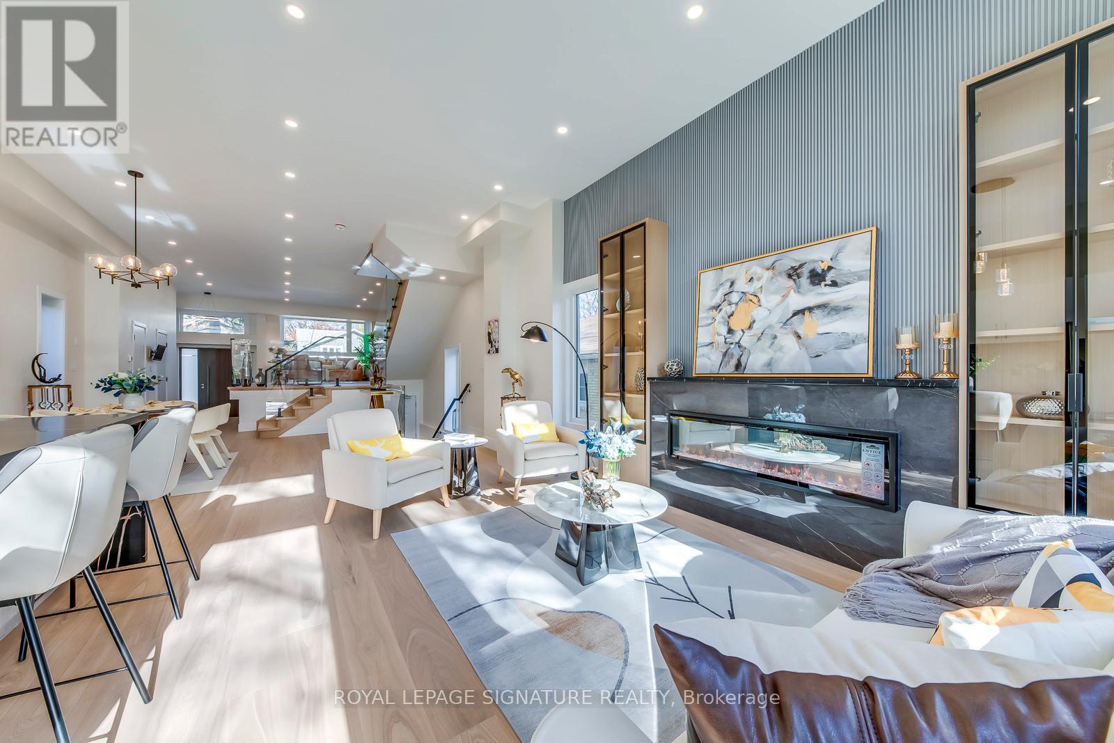 117 Holborne Avenue, Toronto, Ontario  M4C 2R3 - Photo 8 - E12553252