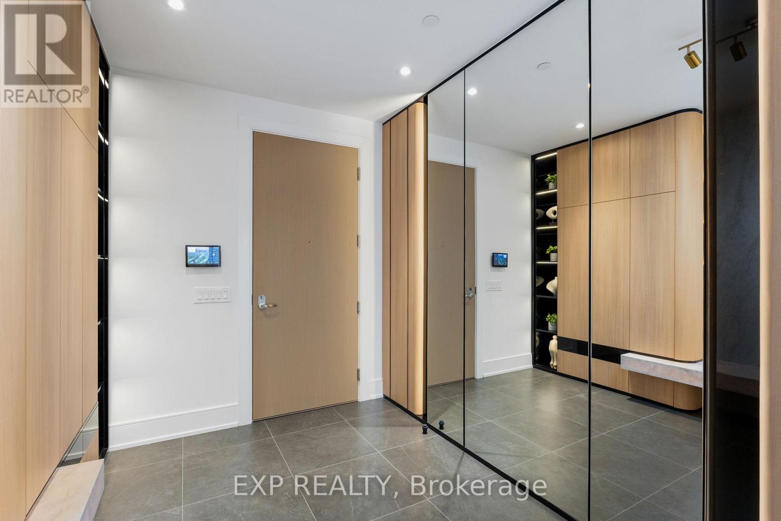 418 - 399 Royal Orchard Boulevard, Markham, Ontario  L3T 0H3 - Photo 6 - N12369249