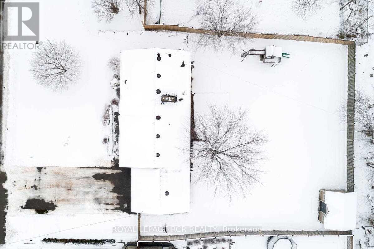 52 Elizabeth Drive, King, Ontario  L0G 1N0 - Photo 45 - N12553208