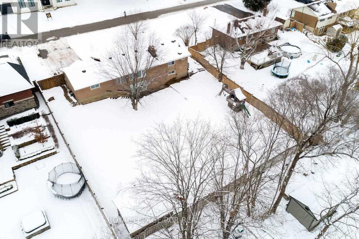 52 Elizabeth Drive, King, Ontario  L0G 1N0 - Photo 46 - N12553208