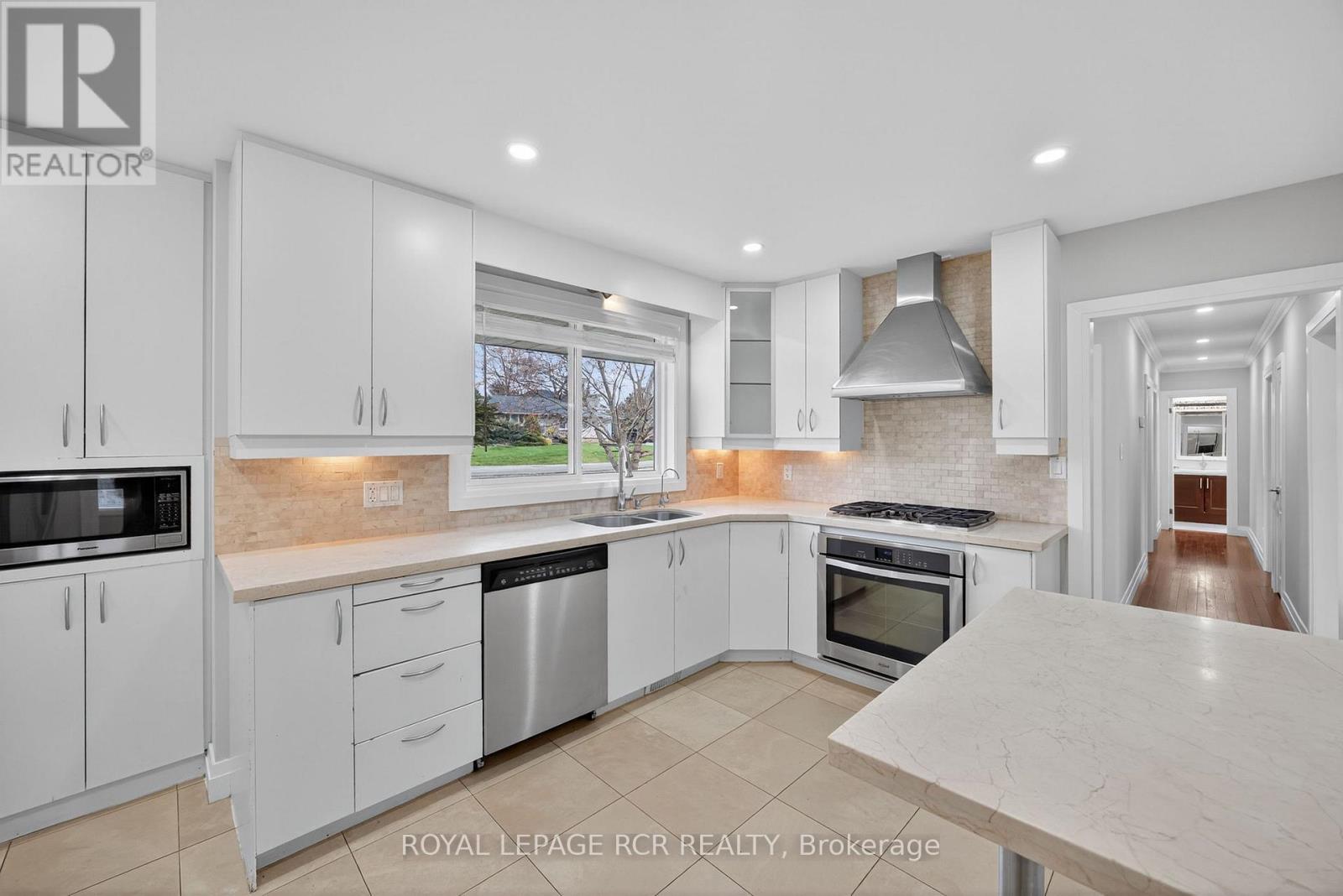 52 Elizabeth Drive, King, Ontario  L0G 1N0 - Photo 8 - N12553208