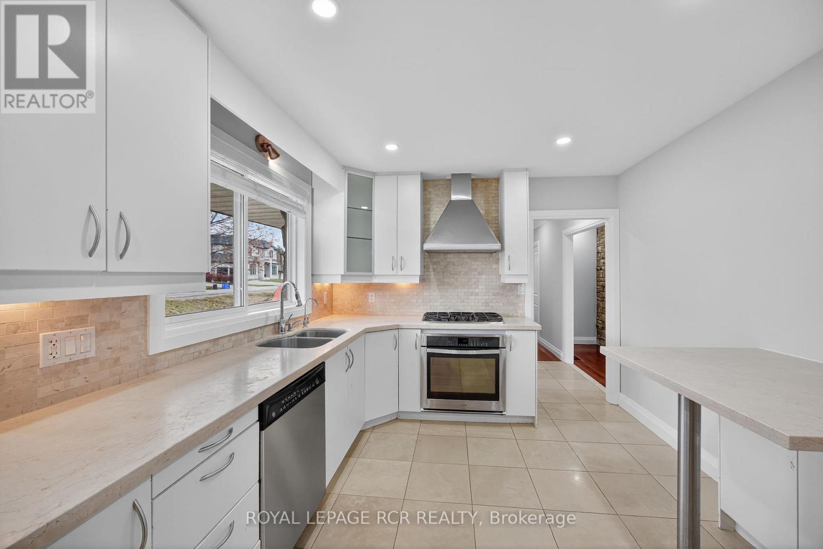 52 Elizabeth Drive, King, Ontario  L0G 1N0 - Photo 9 - N12553208