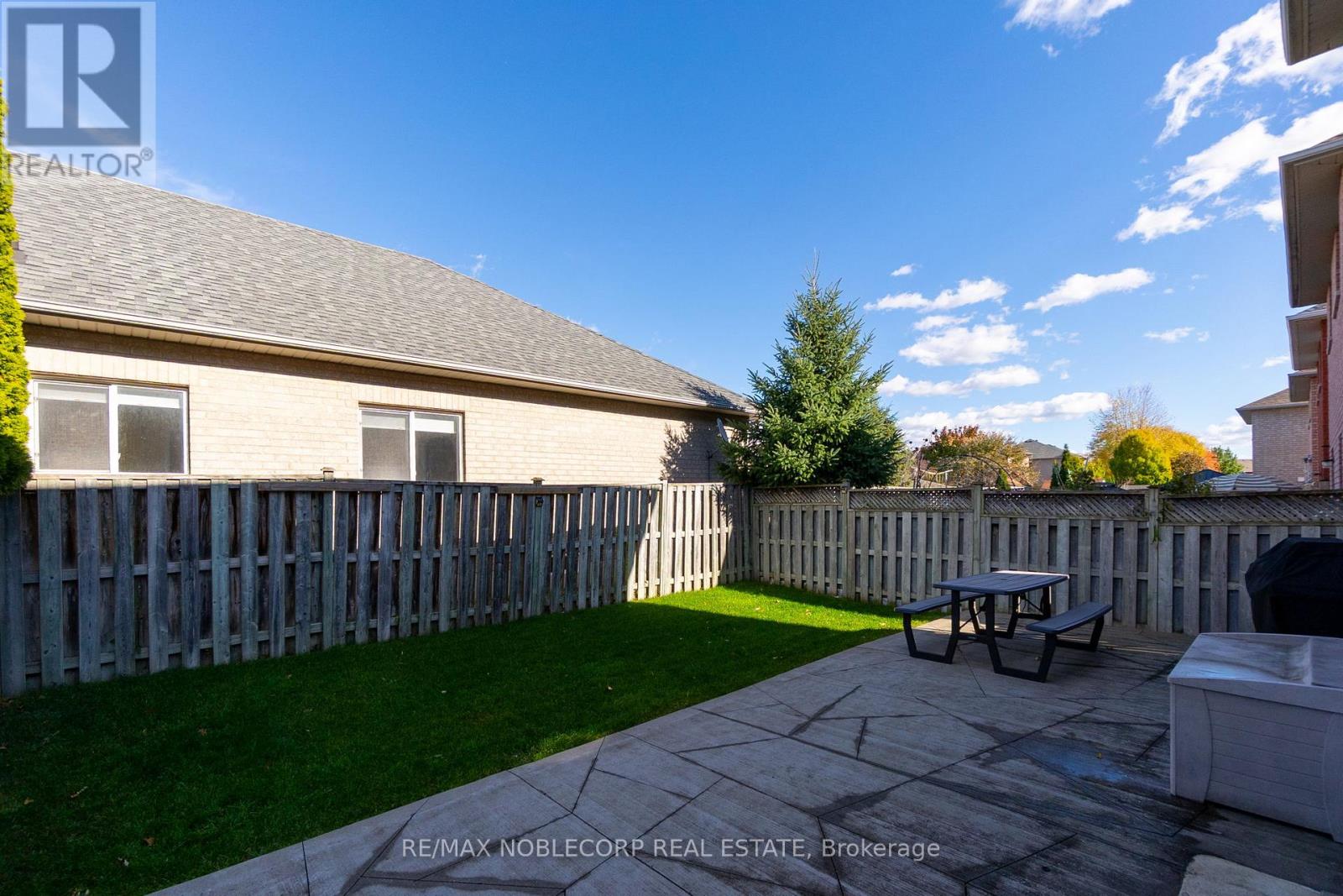 92 Water Garden Lane, Vaughan, Ontario  L4H 1N5 - Photo 30 - N12553256