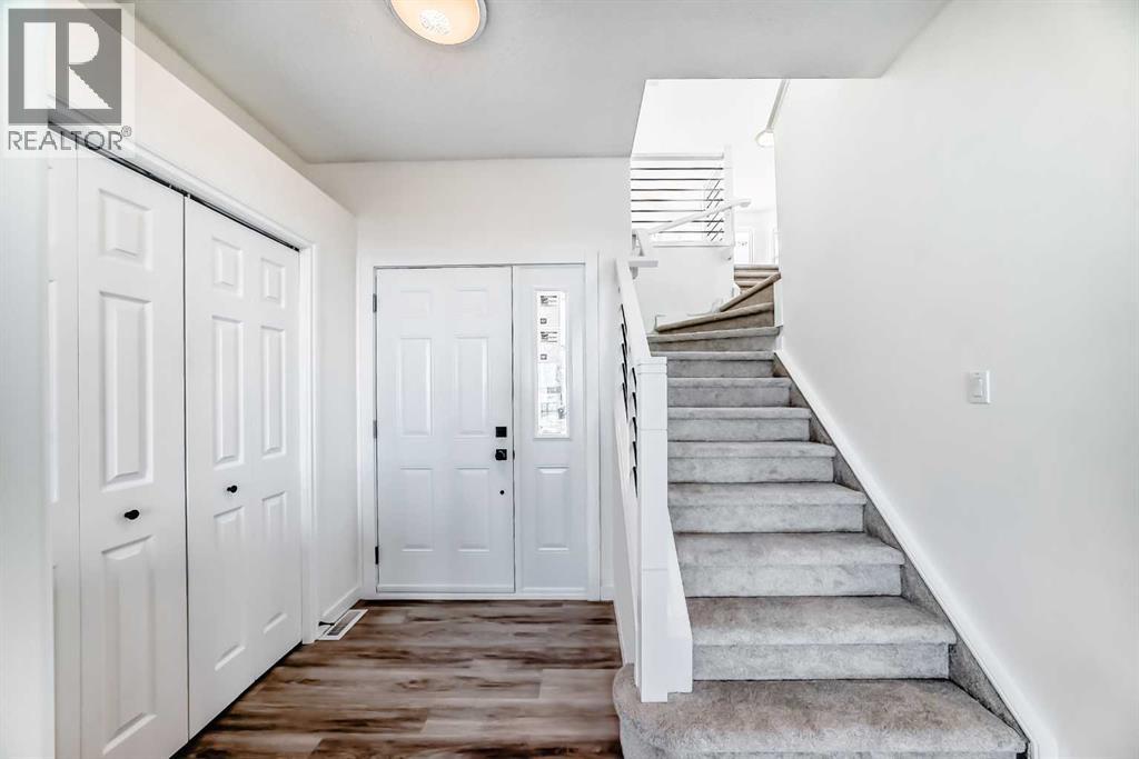 50 Hampstead Terrace Nw, Calgary, Alberta  T3A 5Y5 - Photo 4 - A2267029