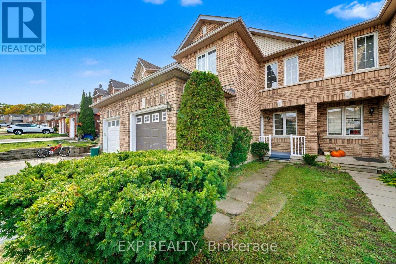 56 Hawthorne Crescent, Barrie, Ontario  L4N 9Y7 - Photo 2 - S12553246