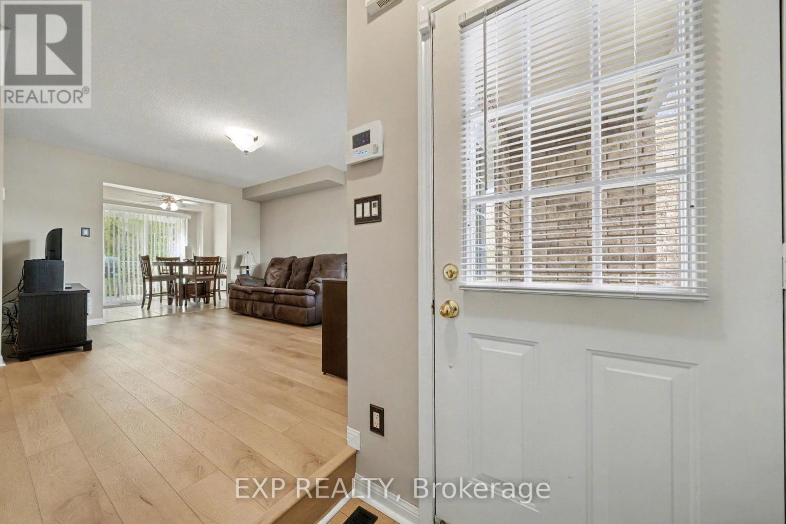 56 Hawthorne Crescent, Barrie, Ontario  L4N 9Y7 - Photo 6 - S12553246