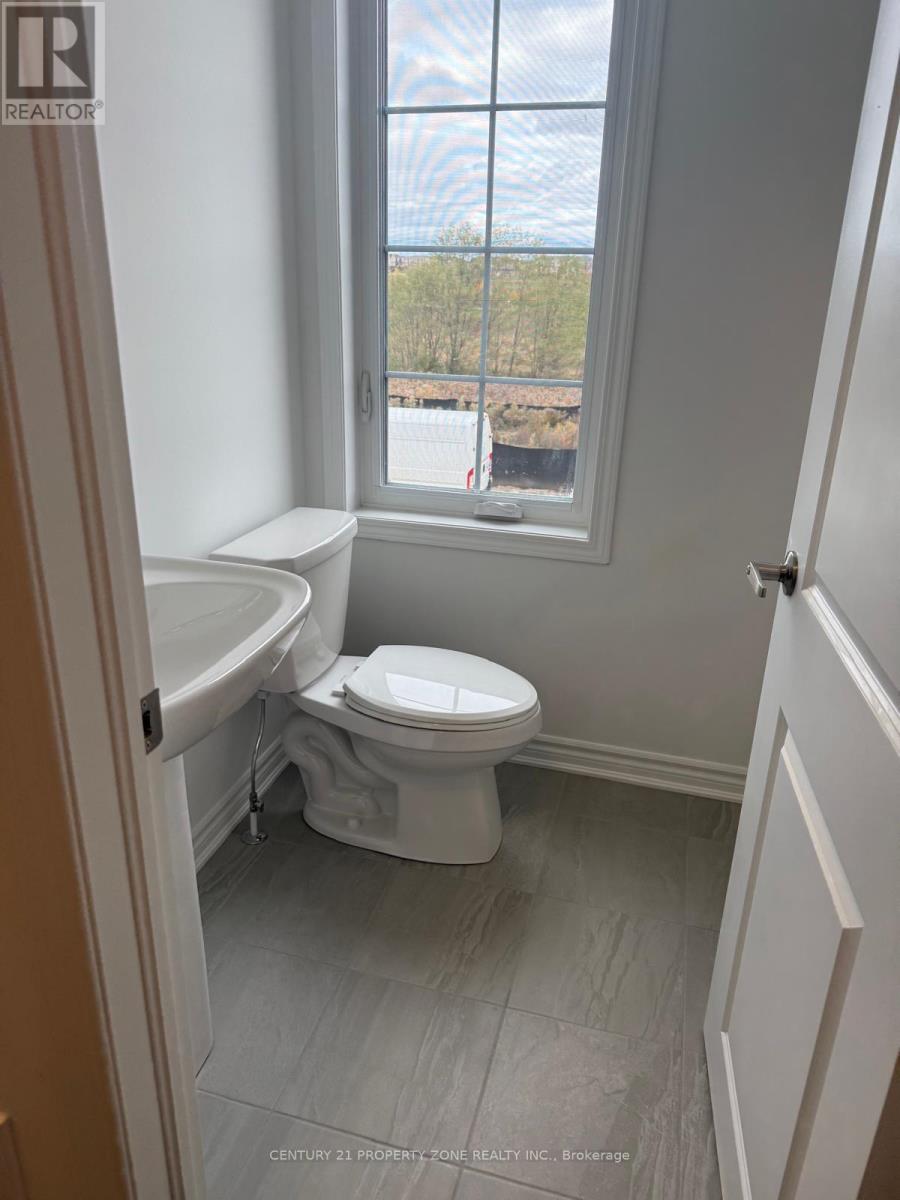 29 Yellow Rail Crescent, Brampton, Ontario  L7A 0B5 - Photo 5 - W12553258