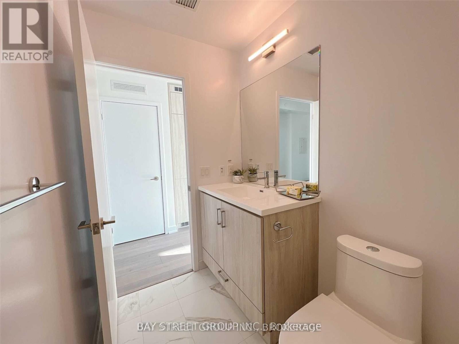 1709 - 10 Honeycrisp Crescent, Vaughan, Ontario  L4K 0M7 - Photo 15 - N12433018