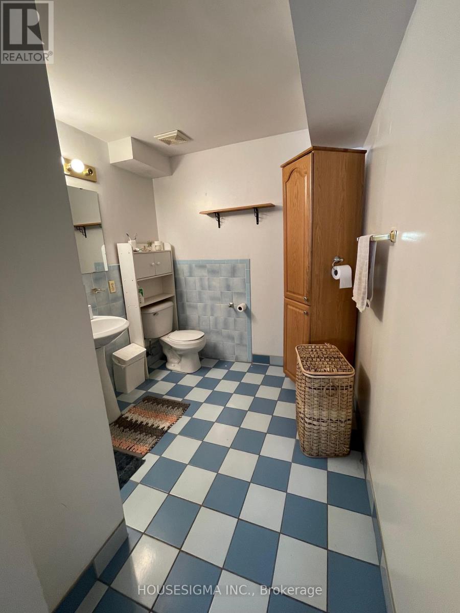 124 Dorchester Boulevard, St. Catharines, Ontario  L2M 6B9 - Photo 12 - X12553240