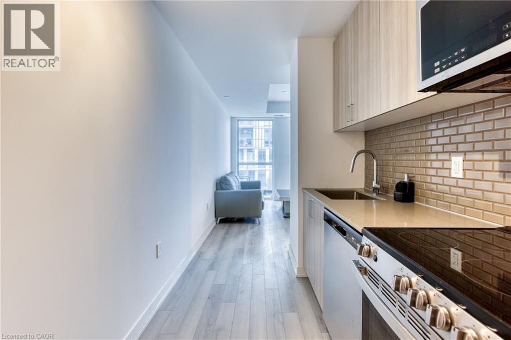 1005 Dundas Street Unit# 207, Oakville, Ontario  L6H 8C7 - Photo 3 - 40788582