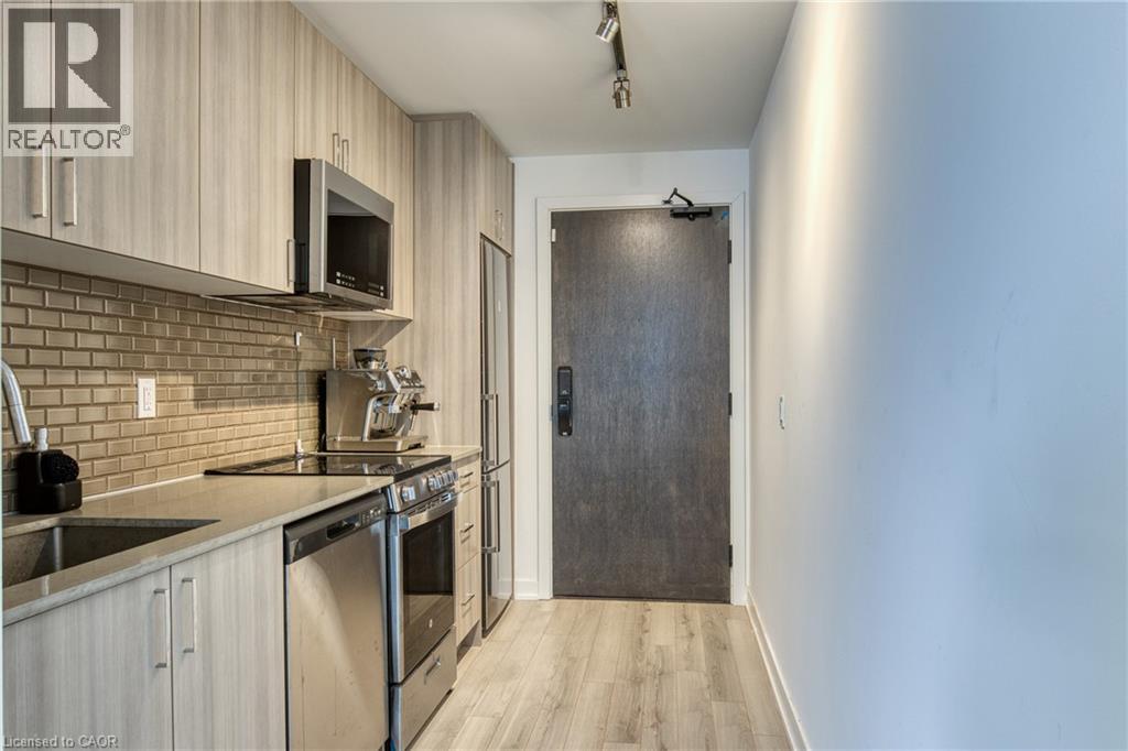 1005 Dundas Street Unit# 207, Oakville, Ontario  L6H 8C7 - Photo 5 - 40788582