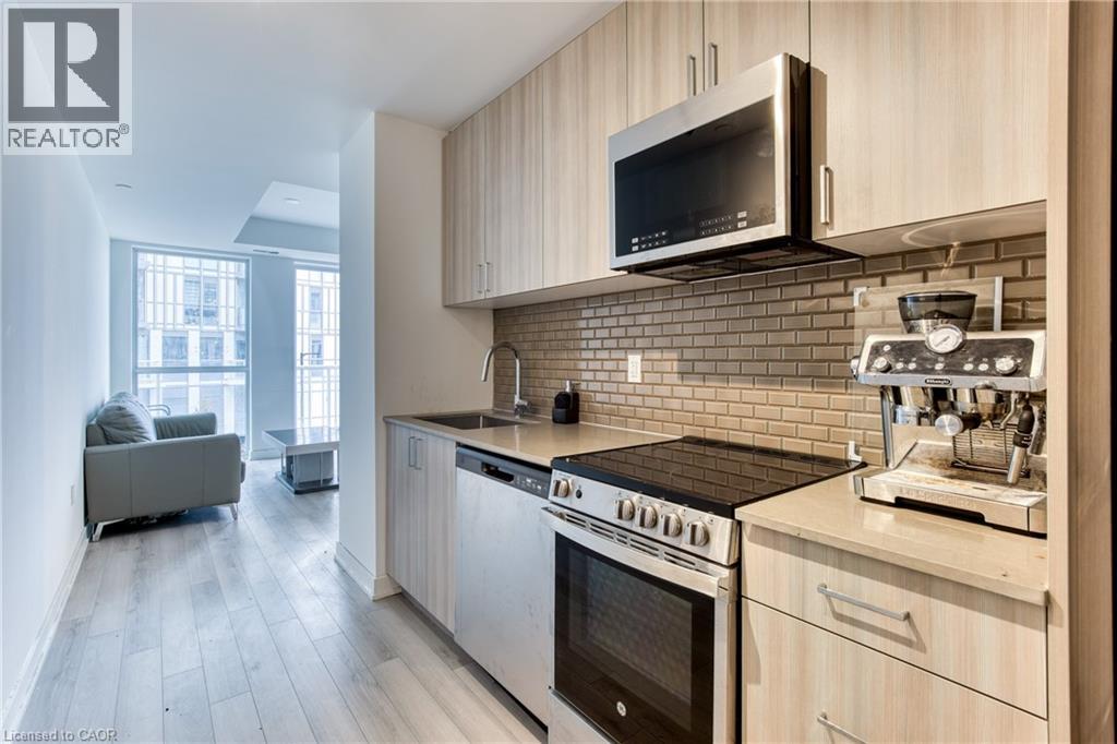 1005 Dundas Street Unit# 207, Oakville, Ontario  L6H 8C7 - Photo 6 - 40788582