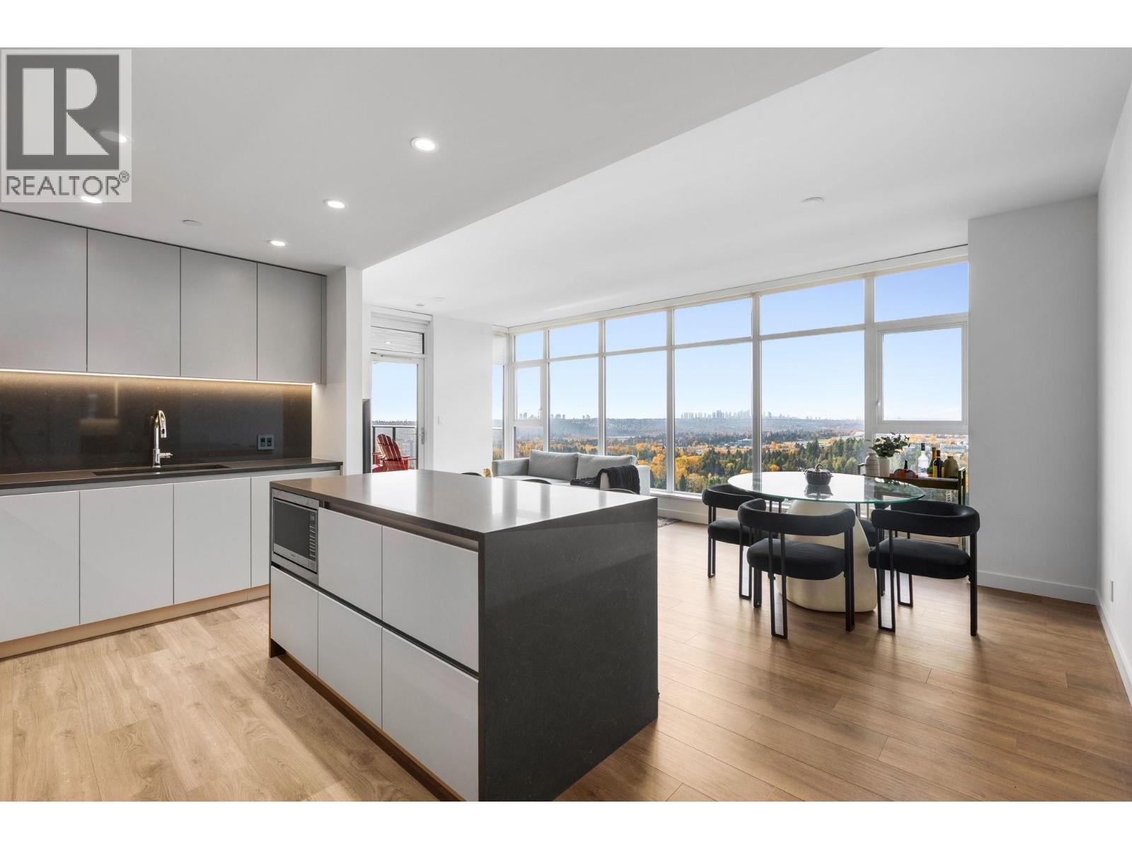 1707 720 Farrow Street, Coquitlam, British Columbia  V3J 0P3 - Photo 2 - R3068079