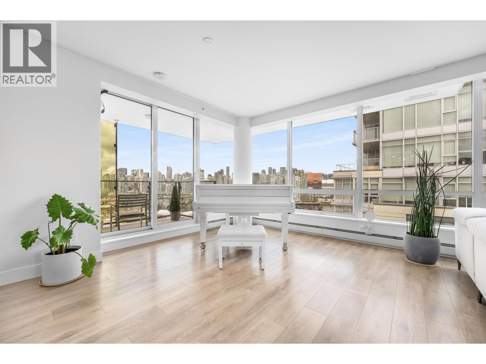 1801 1788 Columbia Street, Vancouver, British Columbia  V5Y 0L7 - Photo 10 - R3068081