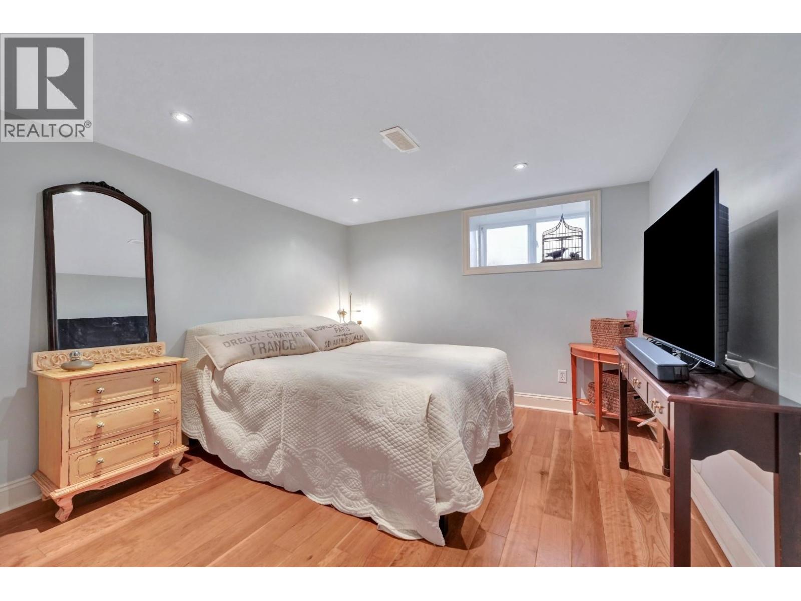 2303 W 3rd Avenue, Vancouver, British Columbia  V6K 1L6 - Photo 25 - R3068103