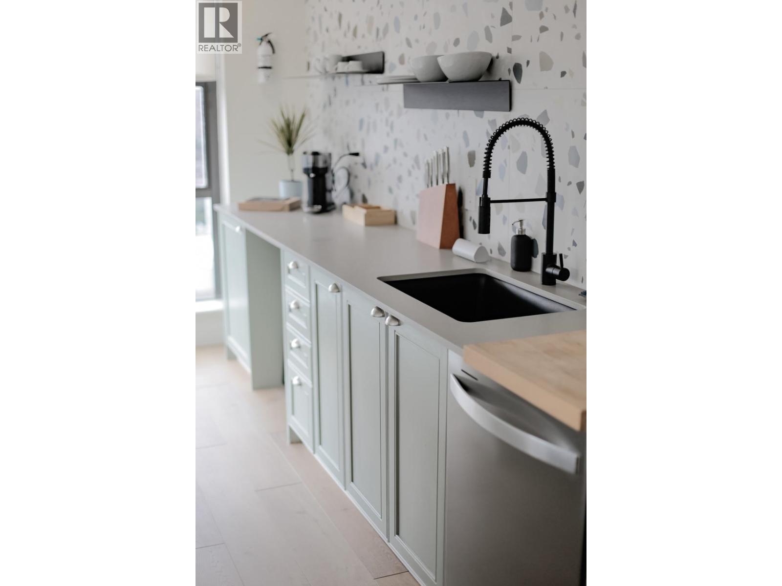 1701 1723 Alberni Street, Vancouver, British Columbia  V6G 3G9 - Photo 2 - R3068130