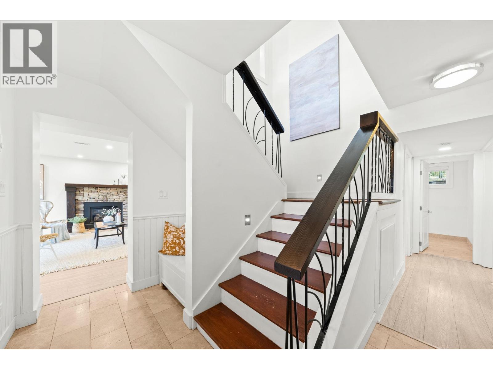 463 Beachview Drive, North Vancouver, British Columbia  V7G 1P5 - Photo 24 - R3068095