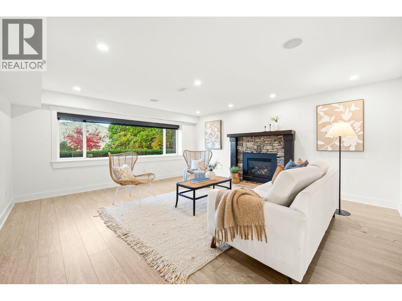 463 Beachview Drive, North Vancouver, British Columbia  V7G 1P5 - Photo 25 - R3068095