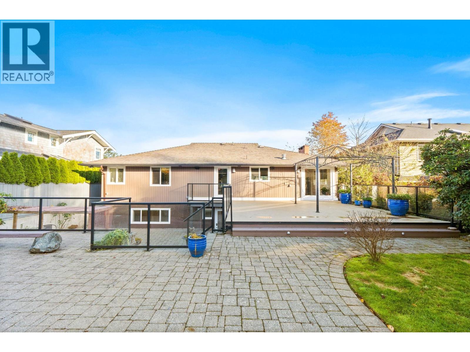 463 Beachview Drive, North Vancouver, British Columbia  V7G 1P5 - Photo 33 - R3068095