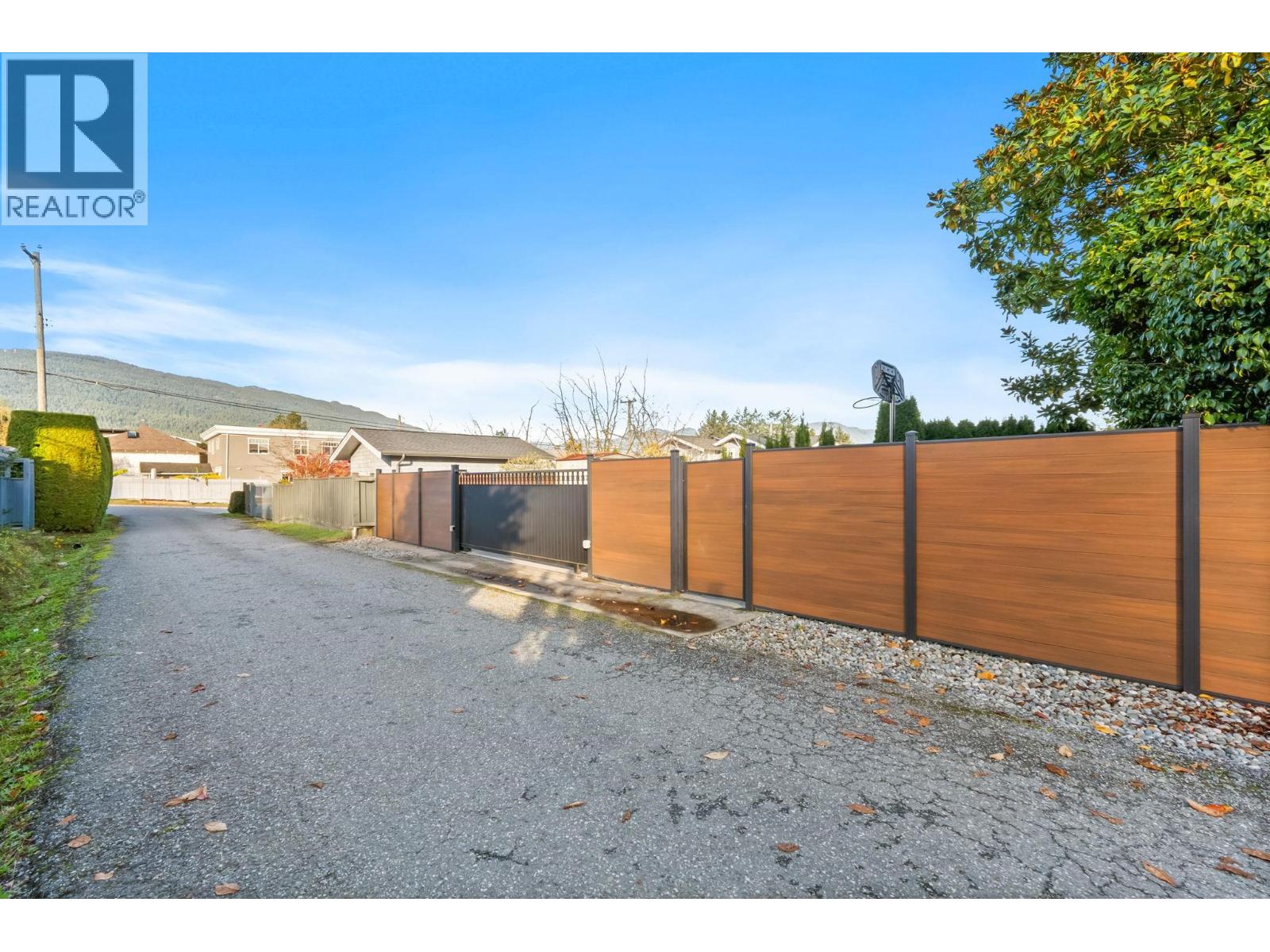 463 Beachview Drive, North Vancouver, British Columbia  V7G 1P5 - Photo 37 - R3068095