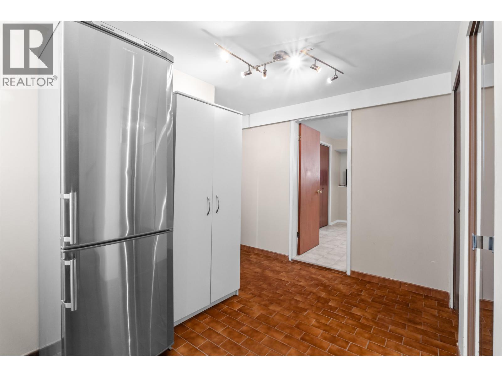 2240 E 6th Avenue, Vancouver, British Columbia  V5N 1R1 - Photo 15 - R3068108