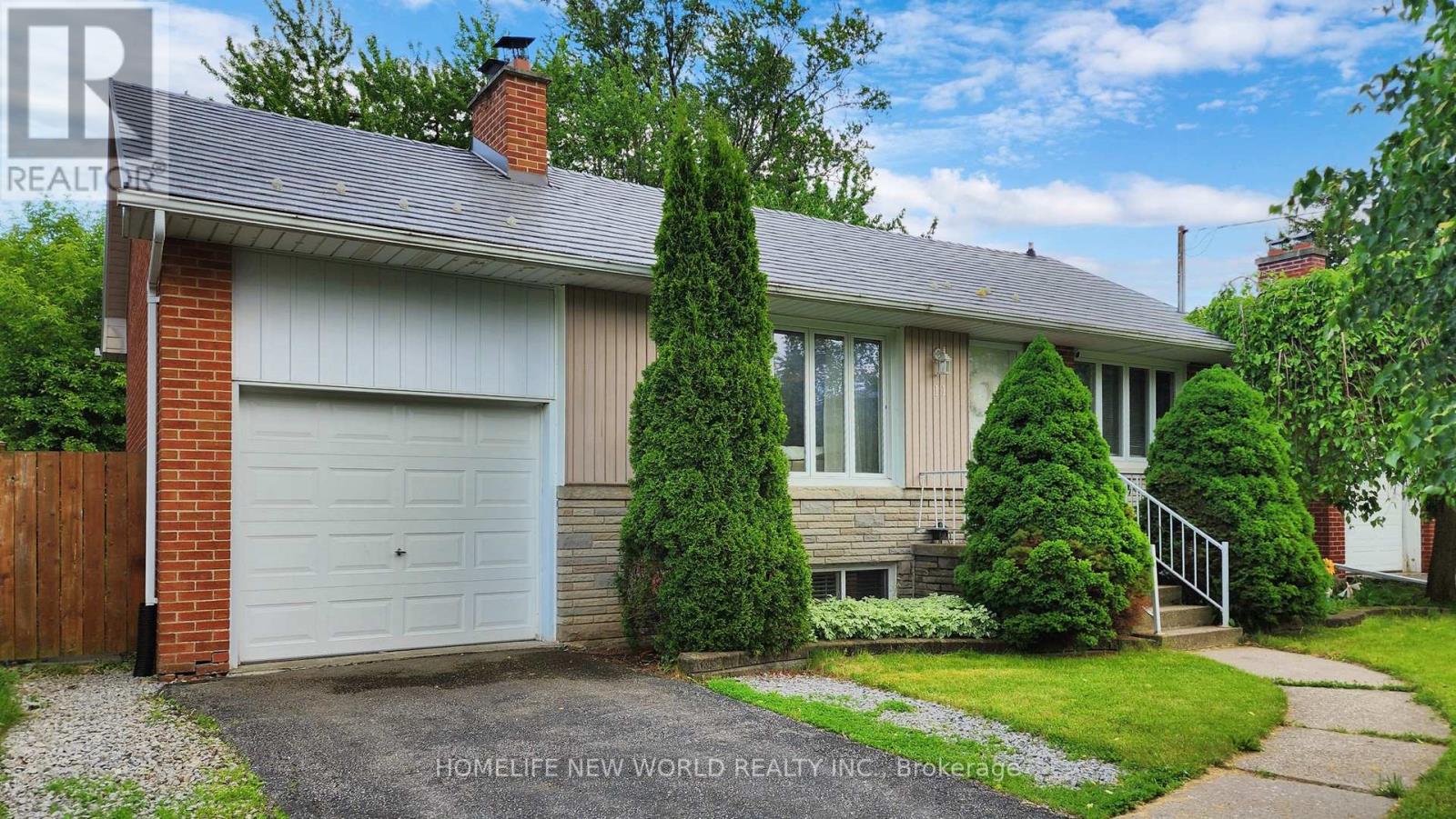 11 Elynhill Drive, Toronto, Ontario  M2R 1C5 - Photo 4 - C12553284