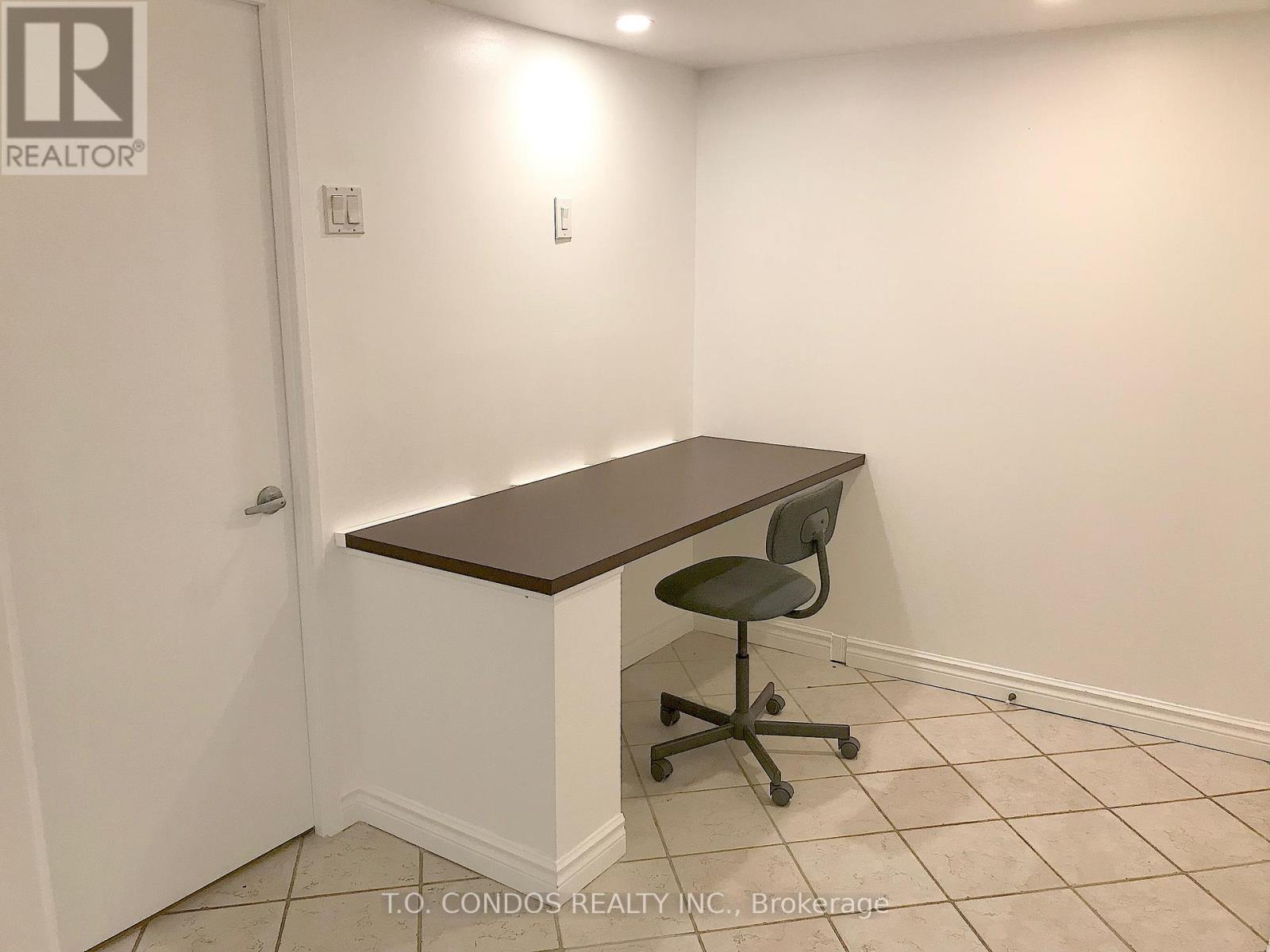 719 - 92 King Street E, Toronto, Ontario  M5S 3K6 - Photo 4 - C12553290