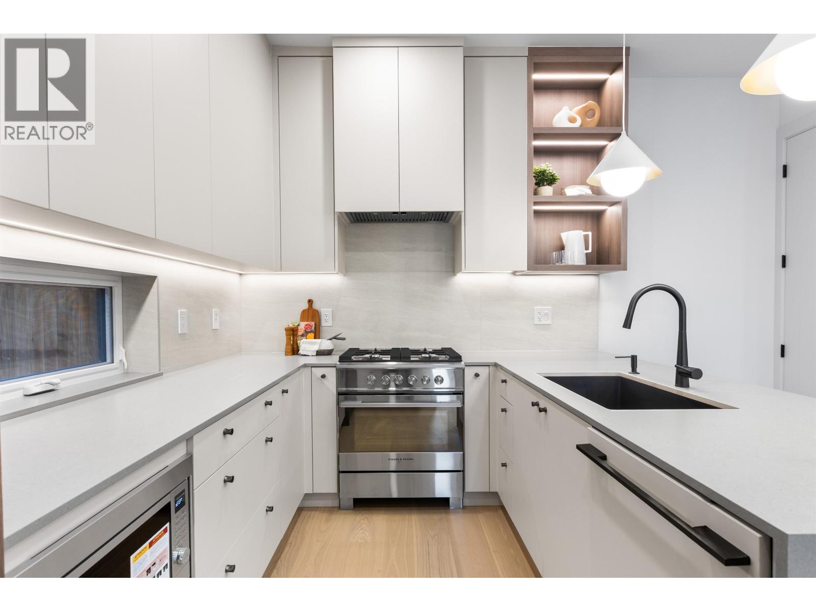 1 2607 Dundas Street, Vancouver, British Columbia  V5K 1R1 - Photo 9 - R3067370