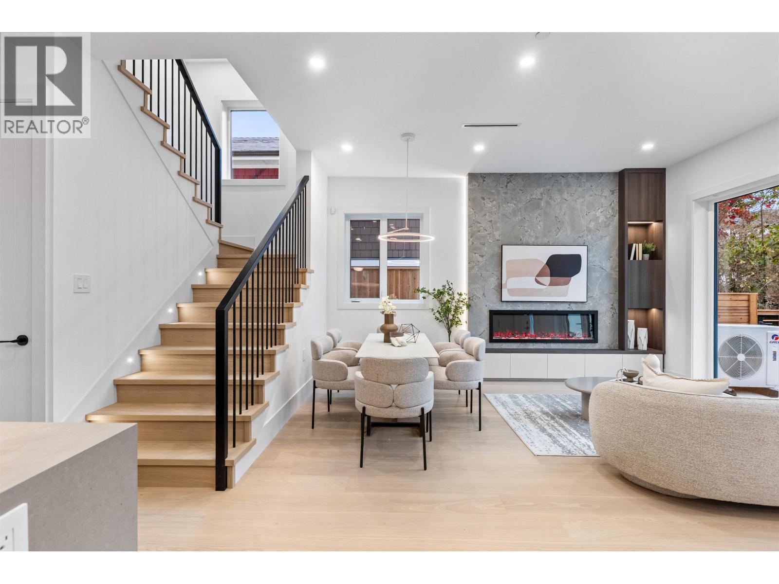 1 2607 Dundas Street, Vancouver, British Columbia  V5K 1R1 - Photo 4 - R3067370