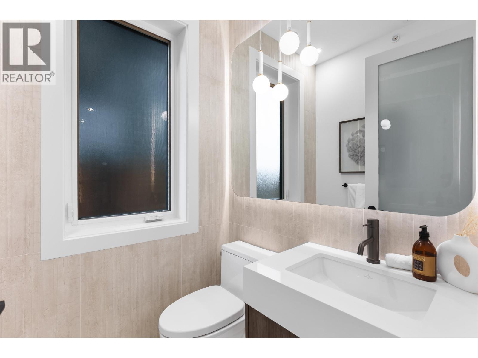 1 2607 Dundas Street, Vancouver, British Columbia  V5K 1R1 - Photo 10 - R3067370