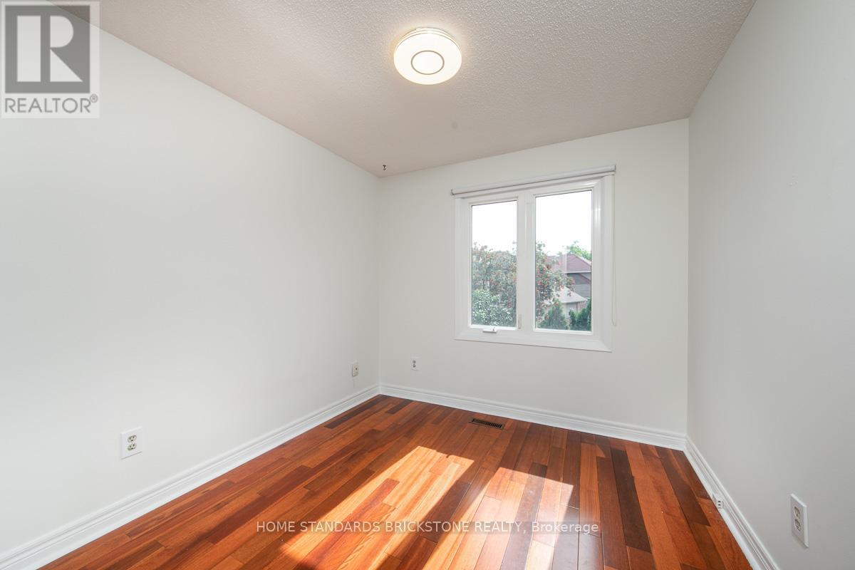 1103 Springbrook Crescent, Oakville, Ontario  L6M 2C9 - Photo 23 - W12549328