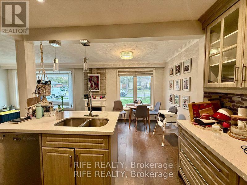 38 Aurora Heights Drive, Aurora, Ontario  L4G 2W7 - Photo 3 - N12553292