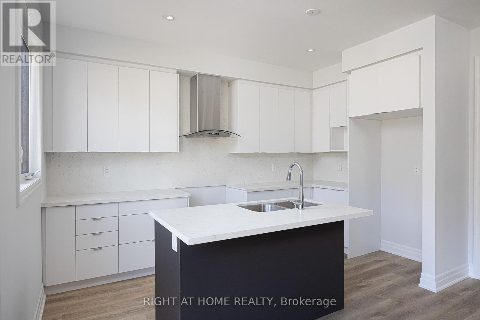 8 Nicort Road, Wasaga Beach, Ontario  L9Z 0N4 - Photo 12 - S12553270