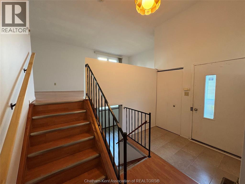 104 Randolf Crescent, Chatham, Ontario  N7M 5Y1 - Photo 3 - 25025640