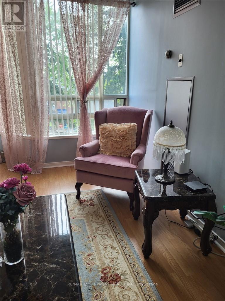 306 - 75 King Street E, Mississauga, Ontario L5A 4G5 - Photo 13 - W12553276