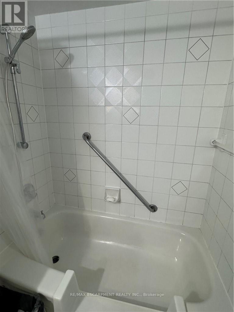 306 - 75 King Street E, Mississauga, Ontario L5A 4G5 - Photo 17 - W12553276