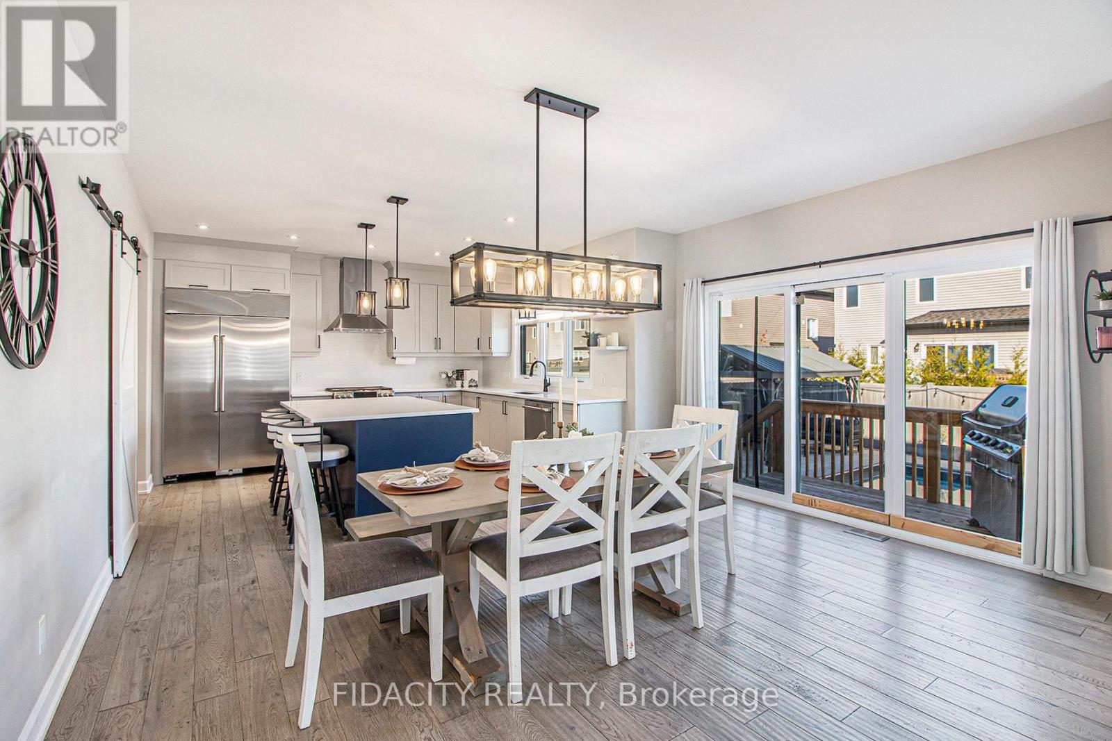 649 Misty Street, Russell, Ontario K4R 0E7 - Photo 12 - X12553314