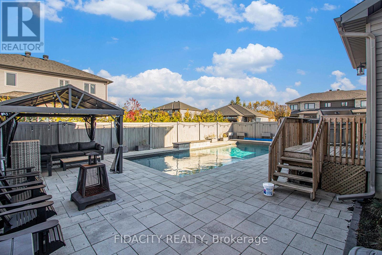 649 Misty Street, Russell, Ontario K4R 0E7 - Photo 41 - X12553314