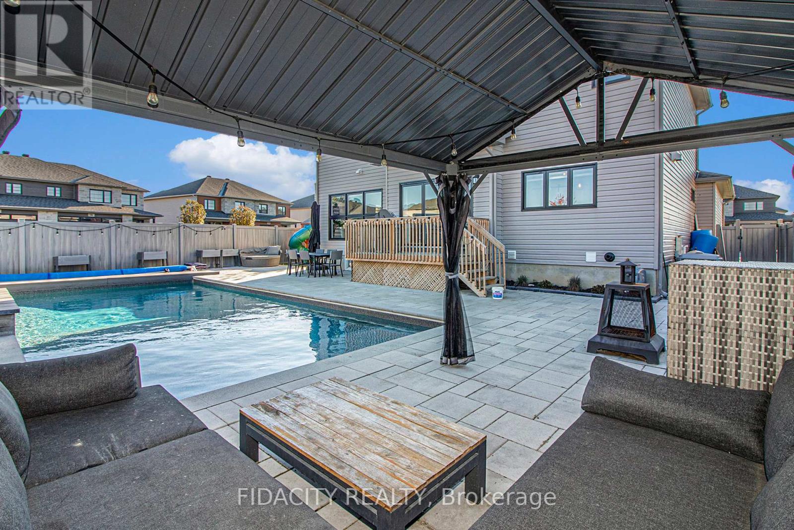 649 Misty Street, Russell, Ontario K4R 0E7 - Photo 42 - X12553314