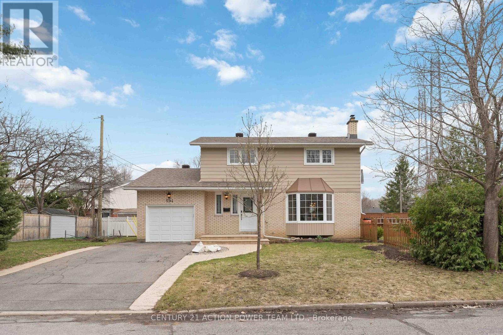 594 Noble Crescent, Ottawa, Ontario K1V 7H9 - Photo 2 - X12553346