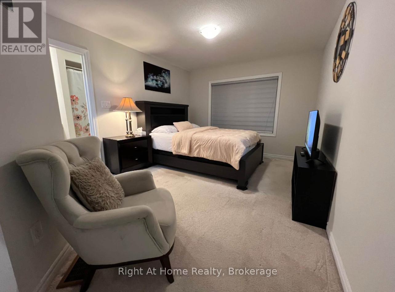 2nd Master Suite - 54 Pace Avenue, Brantford, Ontario N3S 0J2 - Photo 13 - X12553368