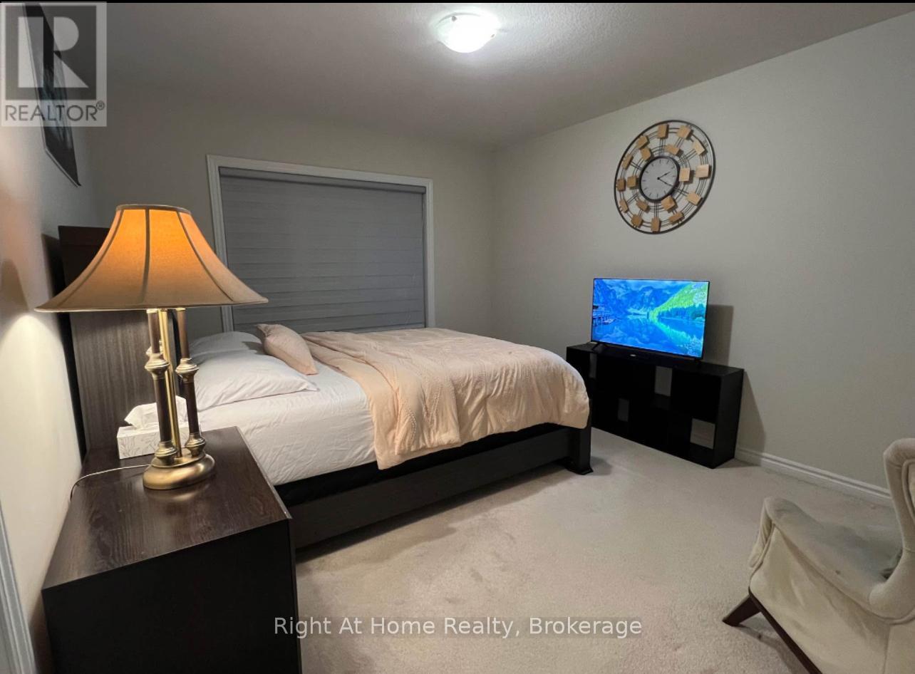 2nd Master Suite - 54 Pace Avenue, Brantford, Ontario N3S 0J2 - Photo 16 - X12553368