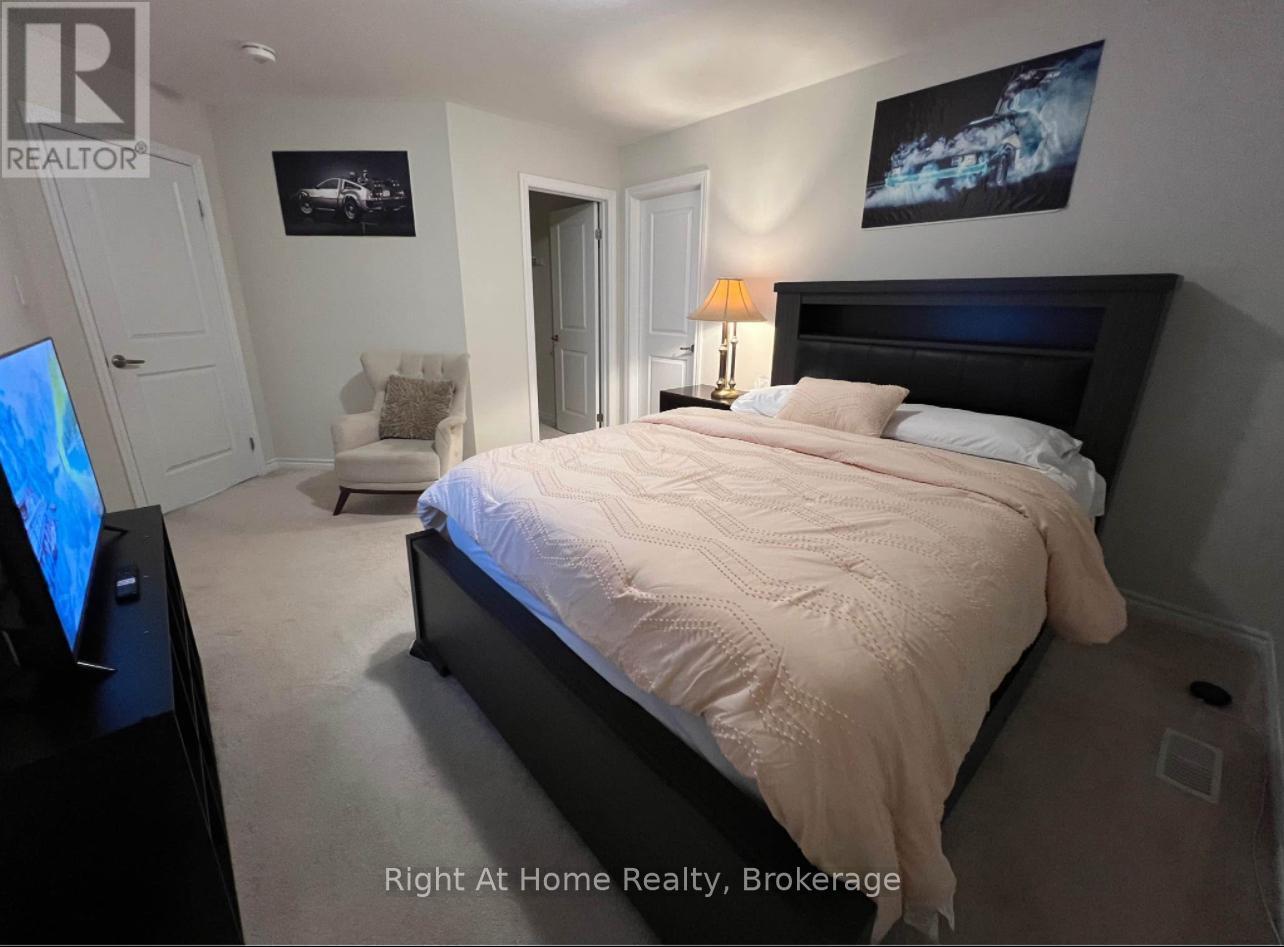 2nd Master Suite - 54 Pace Avenue, Brantford, Ontario N3S 0J2 - Photo 17 - X12553368