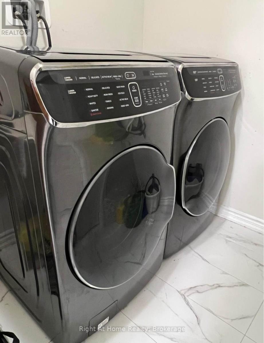 2nd Master Suite - 54 Pace Avenue, Brantford, Ontario N3S 0J2 - Photo 6 - X12553368