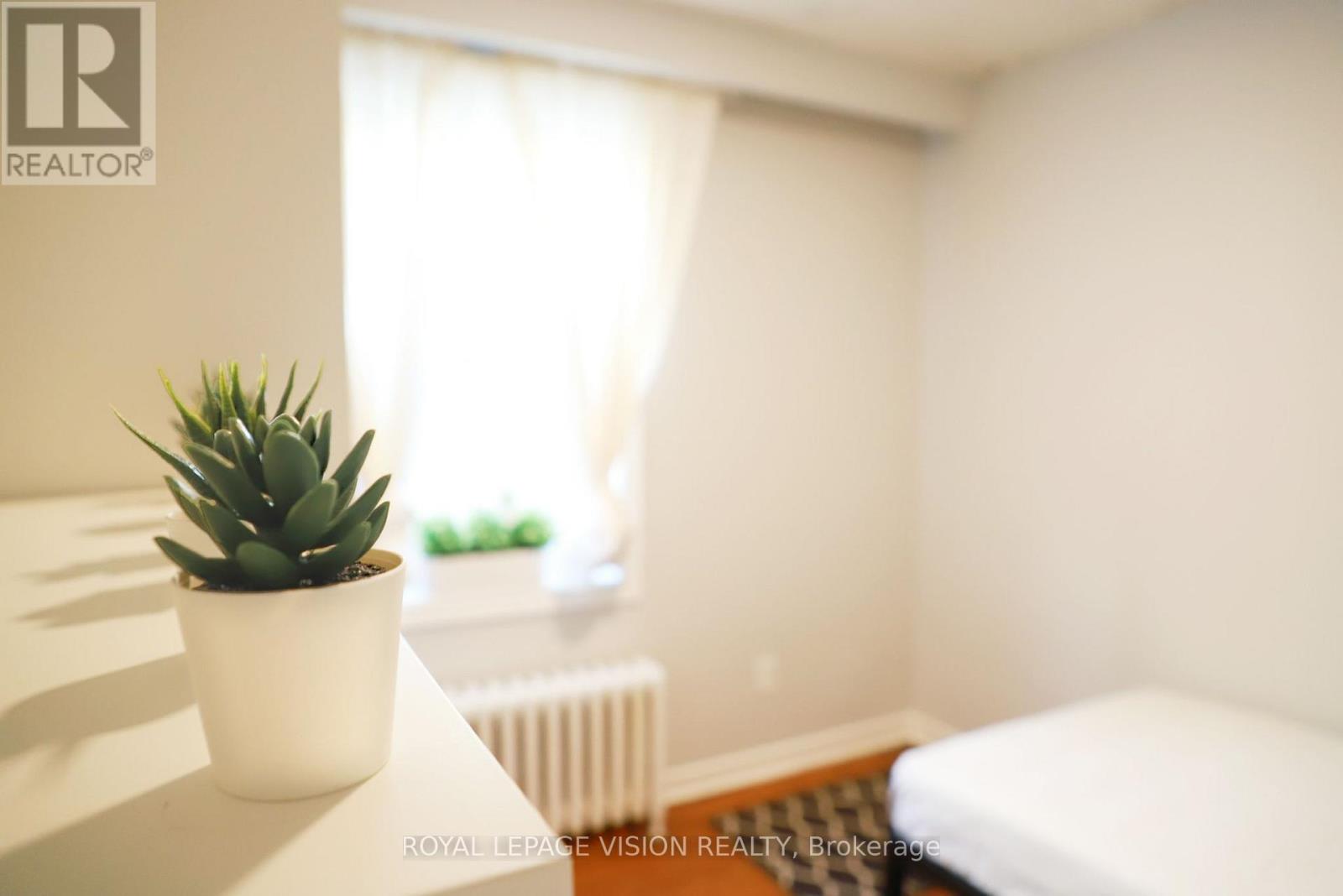 1242 Danforth Avenue, Toronto, Ontario  M4J 1M6 - Photo 10 - E12553358