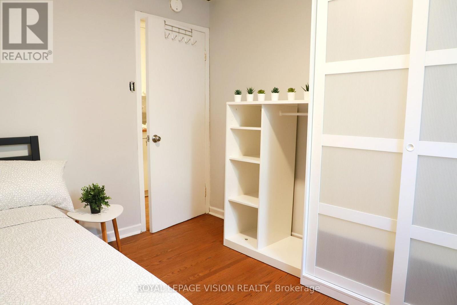 1242 Danforth Avenue, Toronto, Ontario  M4J 1M6 - Photo 12 - E12553358